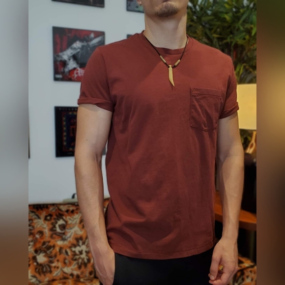 2/$15 😻 Brick red tee w/ pocket - Picture 2 of 4